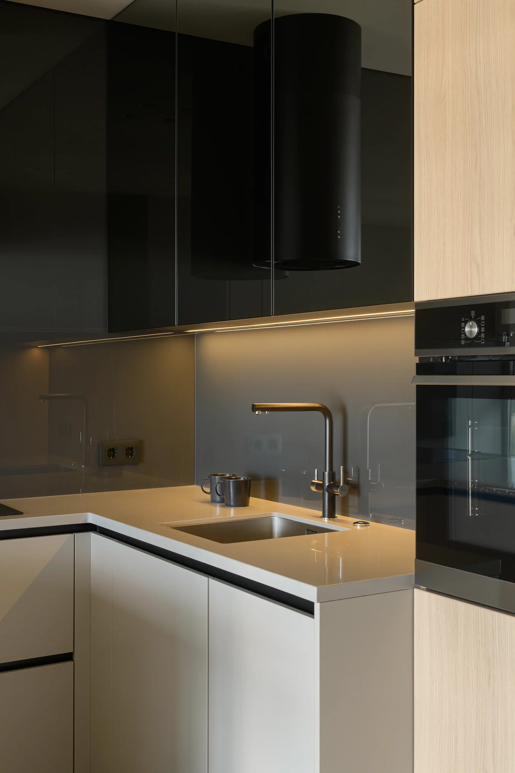 Tủ bếp tối giản căn hộ nhỏ | TA HOUSE tủ bếp tối giản